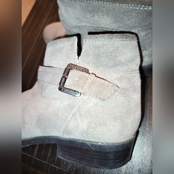 Ivanka Trump Grey Genuine Suede & Shearling Ankle Boots Size 8.5 M Women's - Picture 4 of 14